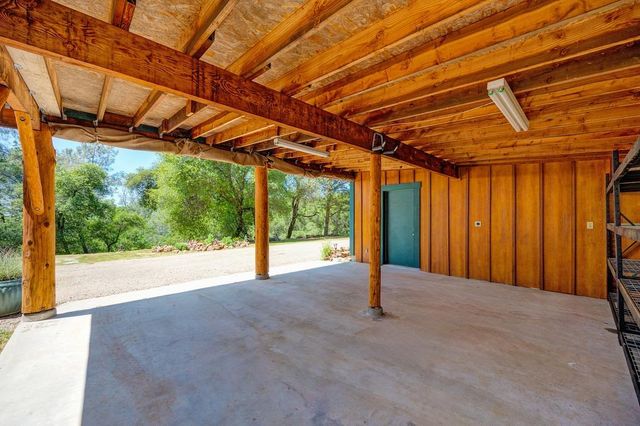 11860 Surrey Dr, Grass Valley, CA 95949