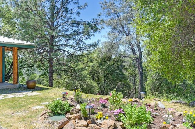 11860 Surrey Dr, Grass Valley, CA 95949