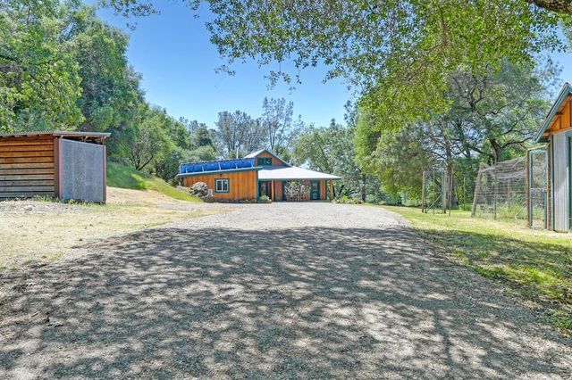 11860 Surrey Dr, Grass Valley, CA 95949
