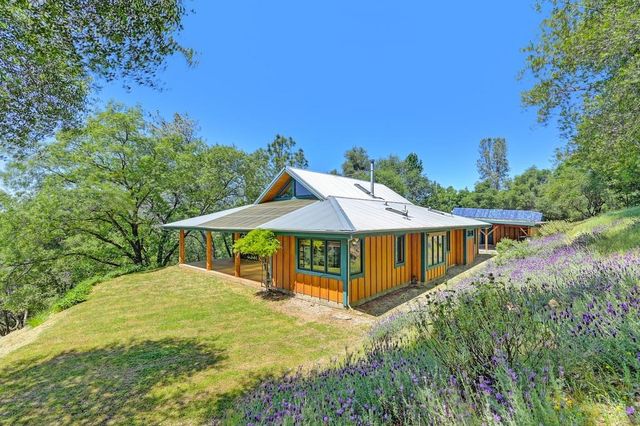 11860 Surrey Dr, Grass Valley, CA 95949