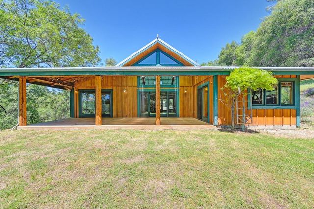11860 Surrey Dr, Grass Valley, CA 95949