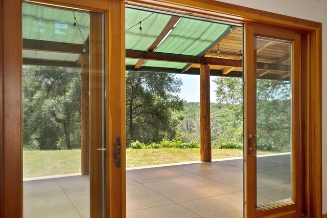 11860 Surrey Dr, Grass Valley, CA 95949