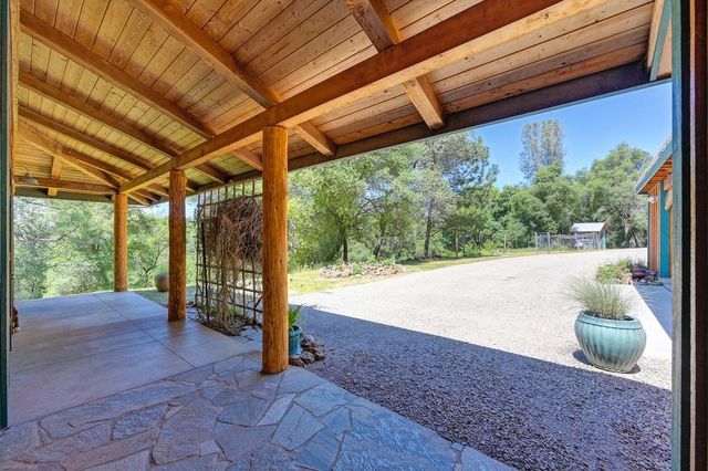 11860 Surrey Dr, Grass Valley, CA 95949