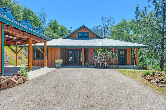 11860 Surrey Dr, Grass Valley, CA 95949