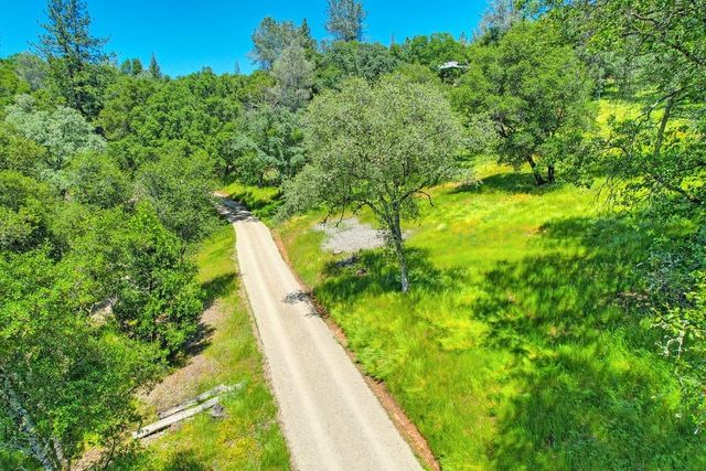 11860 Surrey Dr, Grass Valley, CA 95949