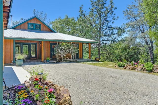 11860 Surrey Dr, Grass Valley, CA 95949