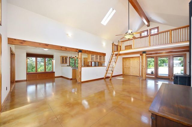 11860 Surrey Dr, Grass Valley, CA 95949