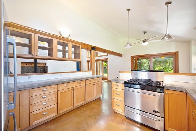 11860 Surrey Dr, Grass Valley, CA 95949