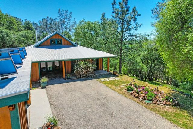 11860 Surrey Dr, Grass Valley, CA 95949