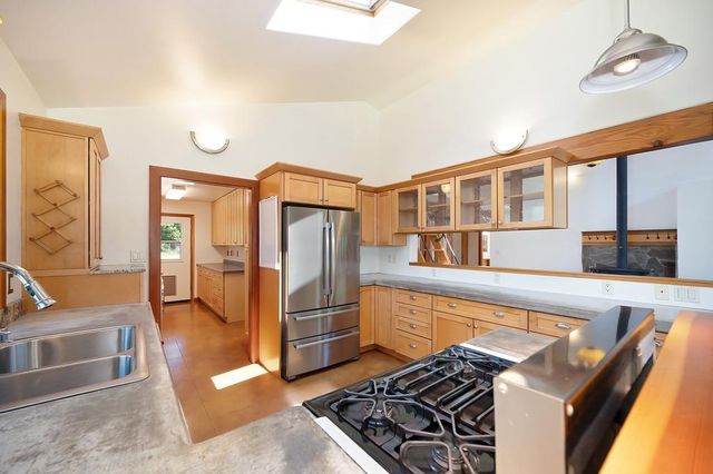 11860 Surrey Dr, Grass Valley, CA 95949