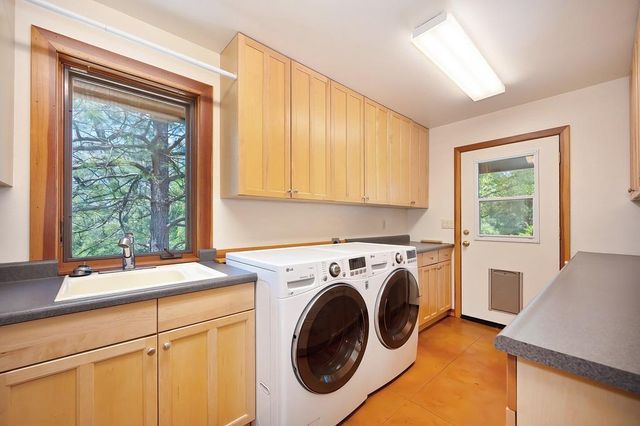 11860 Surrey Dr, Grass Valley, CA 95949
