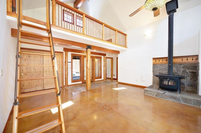 11860 Surrey Dr, Grass Valley, CA 95949