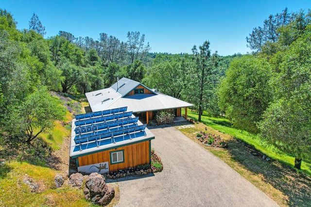 11860 Surrey Dr, Grass Valley, CA 95949