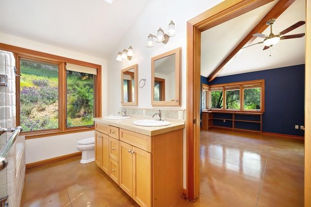 11860 Surrey Dr, Grass Valley, CA 95949