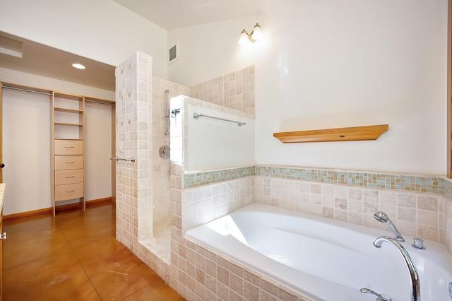 11860 Surrey Dr, Grass Valley, CA 95949