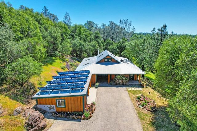 11860 Surrey Dr, Grass Valley, CA 95949
