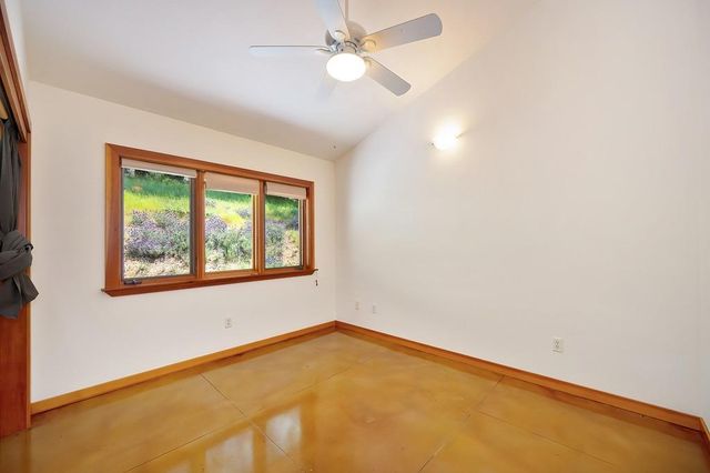 11860 Surrey Dr, Grass Valley, CA 95949