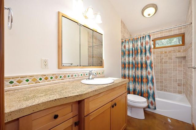 11860 Surrey Dr, Grass Valley, CA 95949