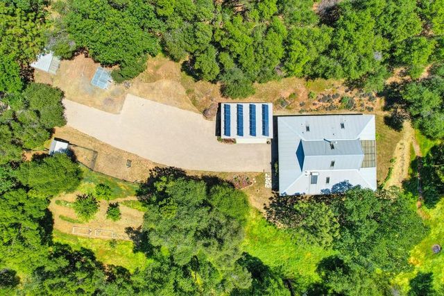 11860 Surrey Dr, Grass Valley, CA 95949