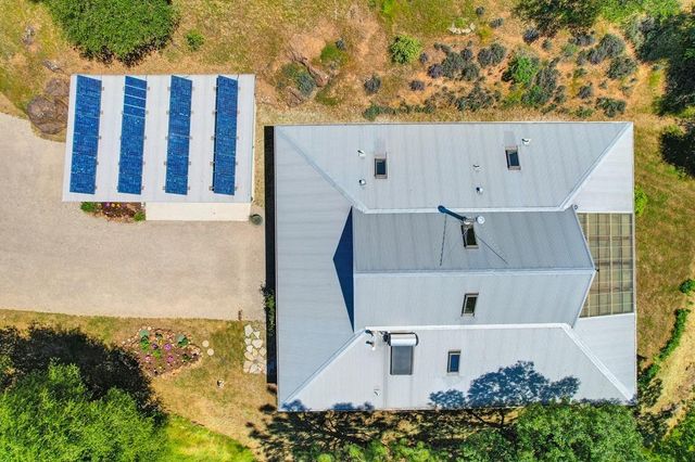 11860 Surrey Dr, Grass Valley, CA 95949