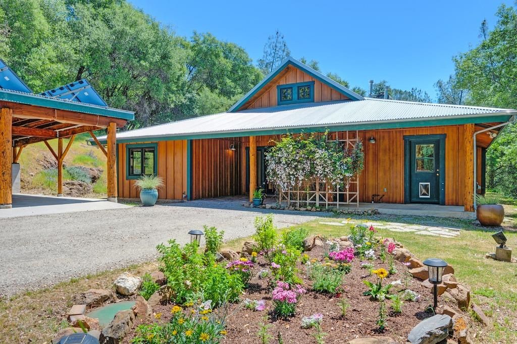 11860 Surrey Dr, Grass Valley, CA 95949