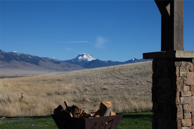 102 Diamondback Road, Ennis, MT 59729