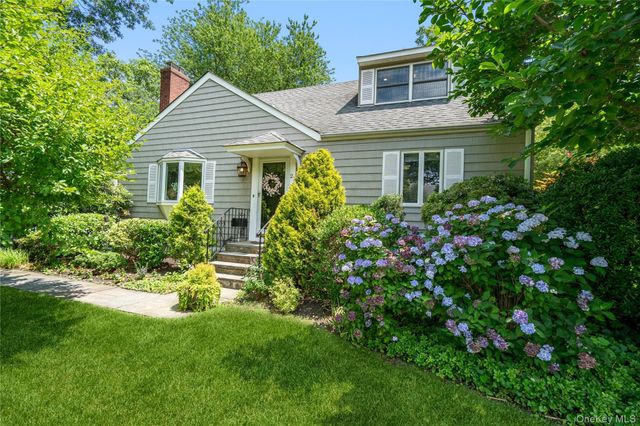 21 Circle Drive, Glen Cove, NY 11542