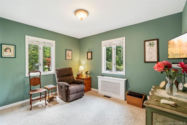 21 Circle Drive, Glen Cove, NY 11542