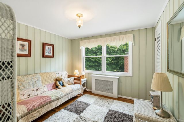 21 Circle Drive, Glen Cove, NY 11542