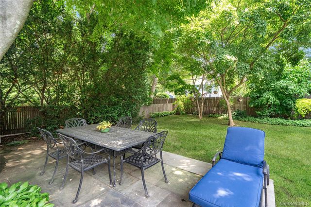 21 Circle Drive, Glen Cove, NY 11542