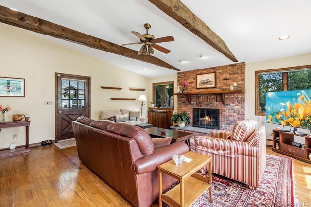 21 Circle Drive, Glen Cove, NY 11542