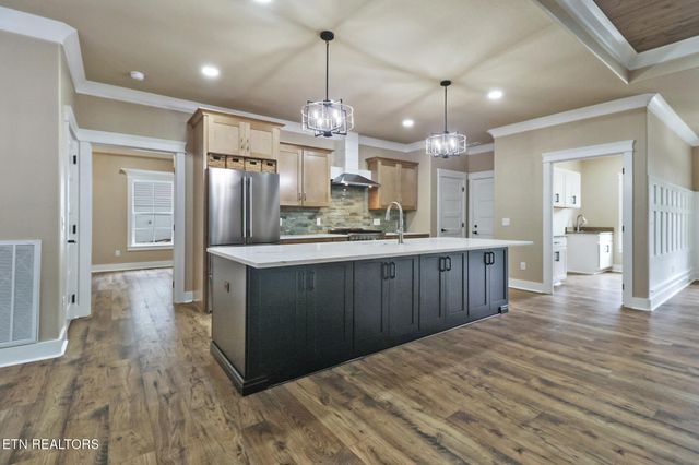 630 Lakeview Drive, Crossville, TN 38558