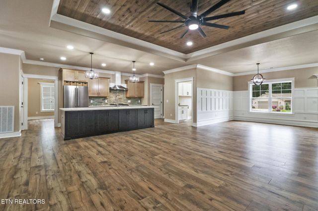 630 Lakeview Drive, Crossville, TN 38558