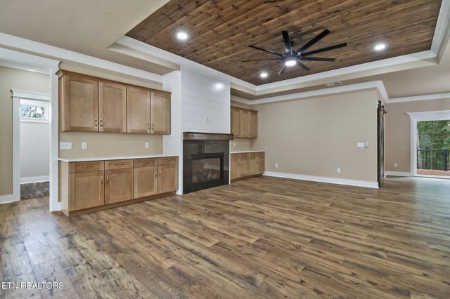 630 Lakeview Drive, Crossville, TN 38558