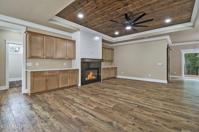 630 Lakeview Drive, Crossville, TN 38558