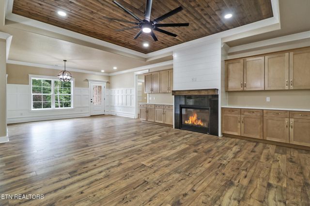 630 Lakeview Drive, Crossville, TN 38558