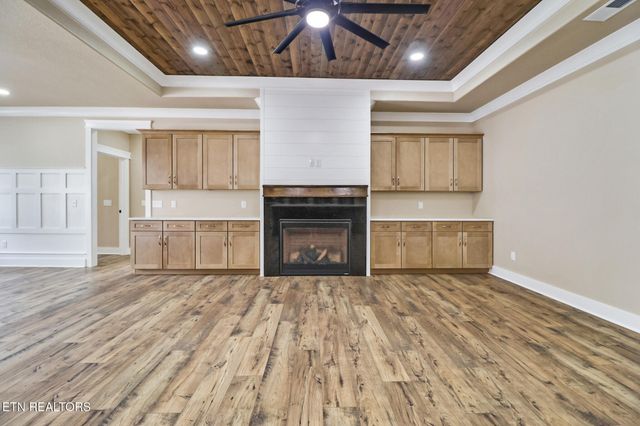 630 Lakeview Drive, Crossville, TN 38558