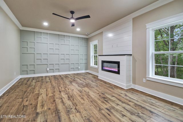 630 Lakeview Drive, Crossville, TN 38558