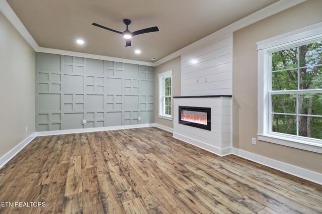 630 Lakeview Drive, Crossville, TN 38558