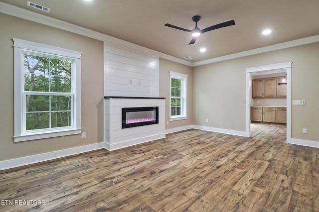 630 Lakeview Drive, Crossville, TN 38558