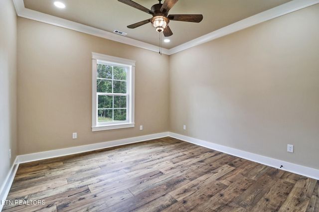 630 Lakeview Drive, Crossville, TN 38558