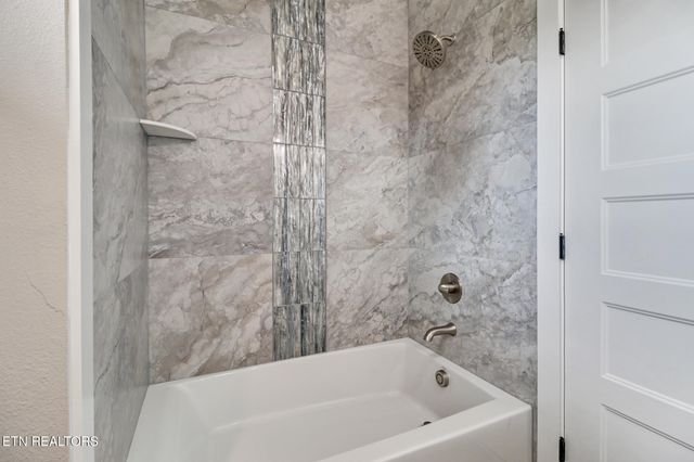 630 Lakeview Drive, Crossville, TN 38558