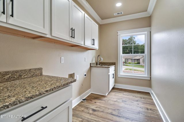 630 Lakeview Drive, Crossville, TN 38558