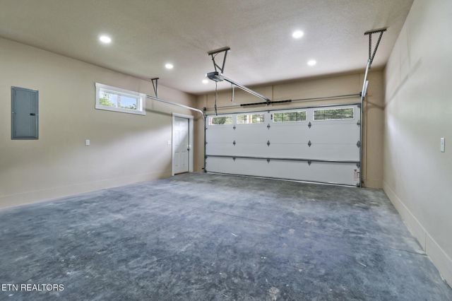 630 Lakeview Drive, Crossville, TN 38558