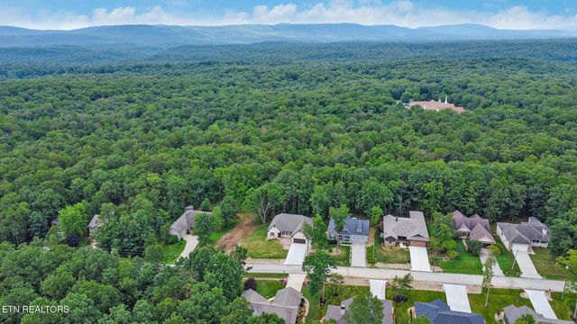 630 Lakeview Drive, Crossville, TN 38558