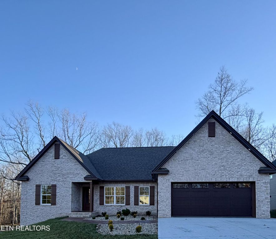630 Lakeview Drive, Crossville, TN 38558