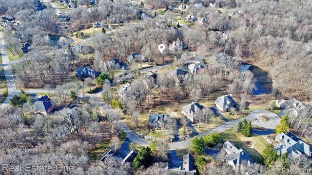 9889 Kingston Ridge, Springfield Charter Township, MI 48348