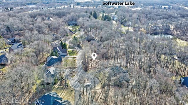 9889 Kingston Ridge, Springfield Charter Township, MI 48348