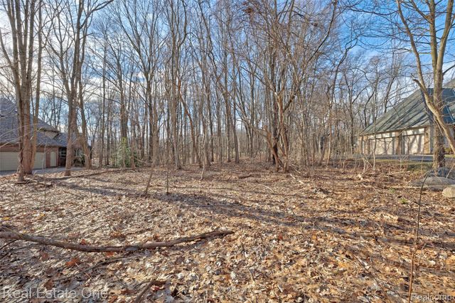 9889 Kingston Ridge, Springfield Charter Township, MI 48348