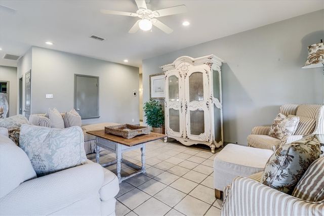 488 Margo Lane, Port Aransas, TX 78373